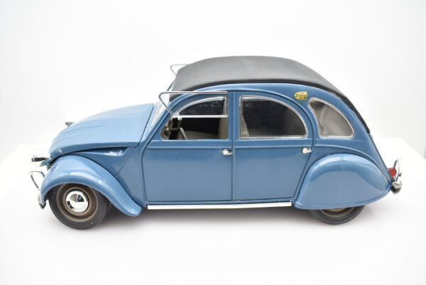 Modellino auto scala 1:18 Citroen 2 CV Solido diecast modellismo da collezione - immagine 2