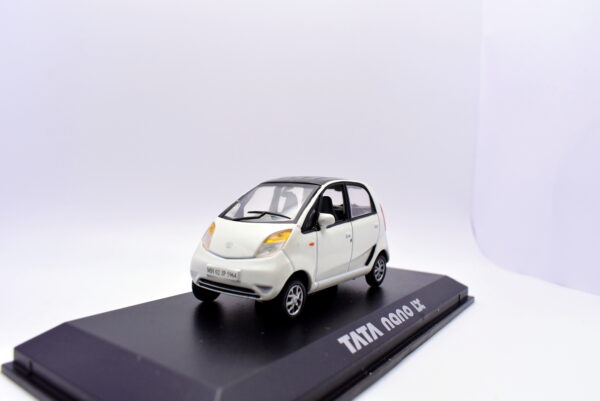 Modellino auto scala 1:43 Tata nano norev diecast modellismo statico da collezione - immagine 3