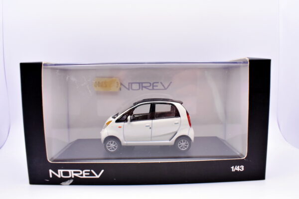 Modellino auto scala 1:43 Tata nano norev diecast modellismo statico da collezione - immagine 4