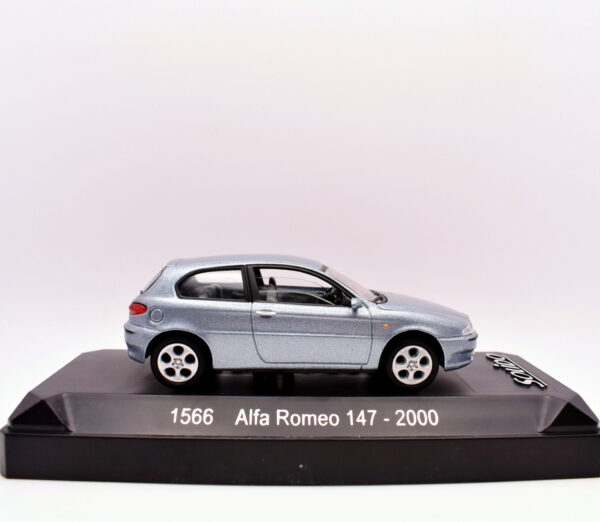 Modellino auto scala 1:43 Alfa Romeo 147 Solido diecast modellismo da collezione
