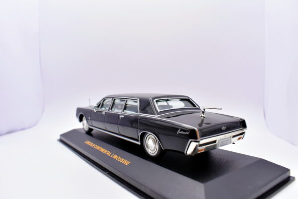 Modellino auto scala 1:43 Lincoln continental limousine IXO diecast modellismo da collezione - immagine 2