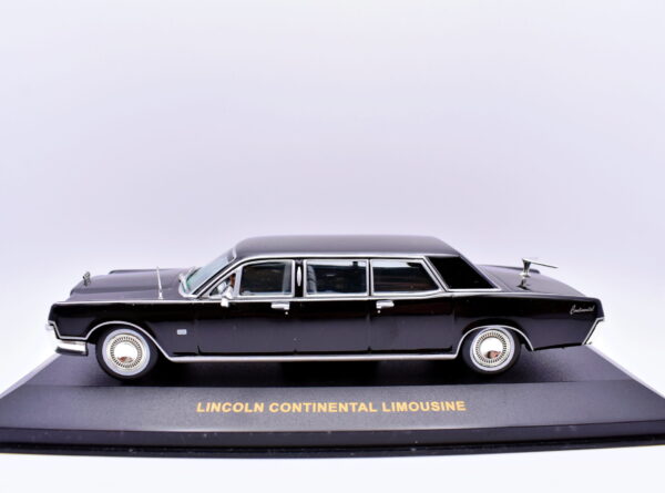 Modellino auto scala 1:43 Lincoln continental limousine IXO diecast modellismo da collezione