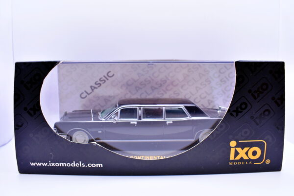 Modellino auto scala 1:43 Lincoln continental limousine IXO diecast modellismo da collezione - immagine 4