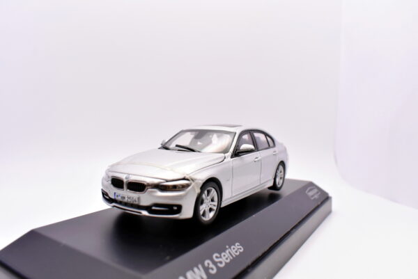 Modellino Auto Scala 1:43 BMW 3 Series paragon diecast modellismo statico - immagine 3