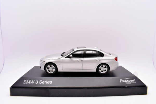 Modellino Auto Scala 1:43 BMW 3 Series paragon diecast modellismo statico
