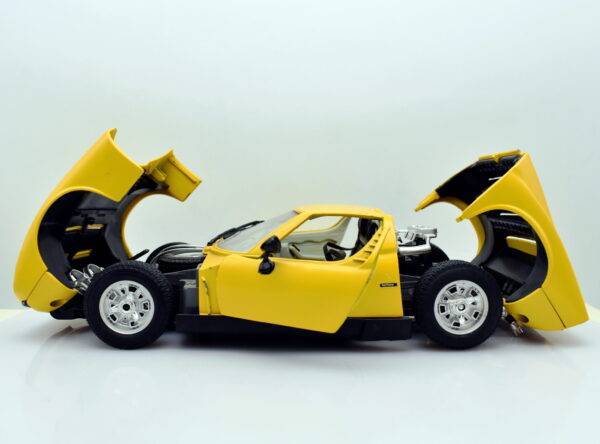 Modellino auto scala 1:18 Lamborghini MIURA polistil modellismo da collezione