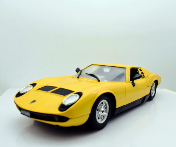 Modellino auto scala 1:18 Lamborghini MIURA polistil modellismo da collezione - immagine 3