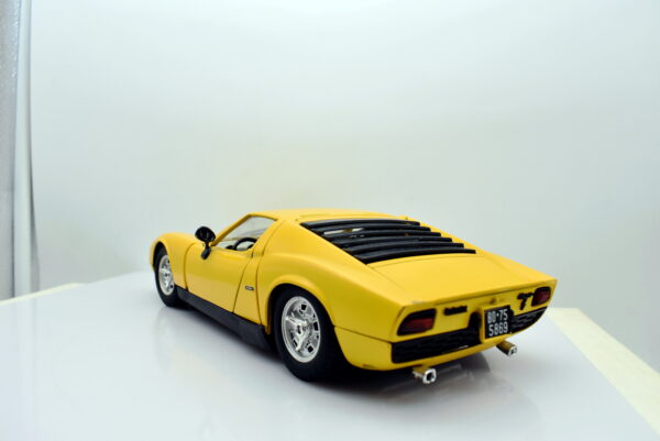 Modellino auto scala 1:18 Lamborghini MIURA polistil modellismo da collezione - immagine 4