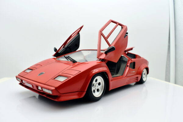 Modellino auto scala 1:18 Lamborghini countach polistil modellismo da collezione - immagine 2