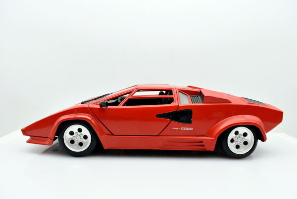 Modellino auto scala 1:18 Lamborghini countach polistil modellismo da collezione - immagine 4