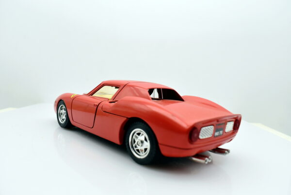 Modellino auto scala 1:24 Ferrari 250 Le Mans Burago diecast modellismo da collezione - immagine 7