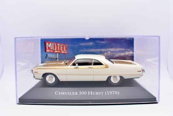 Modellino auto americane scala 1:43 Chrysler 300 hurst diecast modellismo da collezione - immagine 2