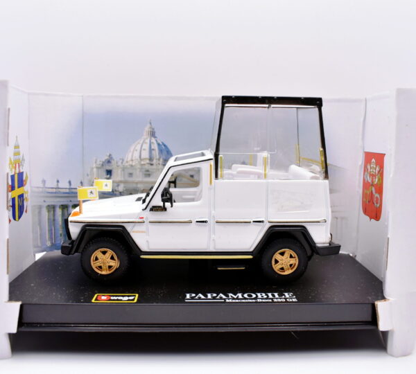 Modellino auto scala 1:43 papa mobile Mercedes benz 230 GE diecast modellismo statico da collezione