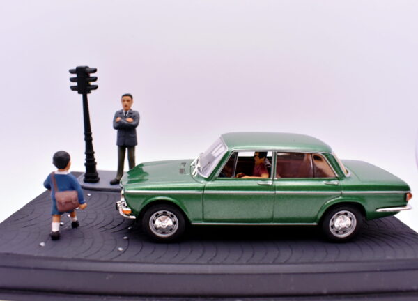 Modellino auto scala 1:43 Simca 1501S diorama diecast modellismo da collezione ixo