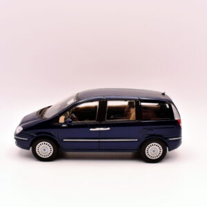 Modellino auto scala 1:43 lancia phedra norev diecast modellismo statico da collezione