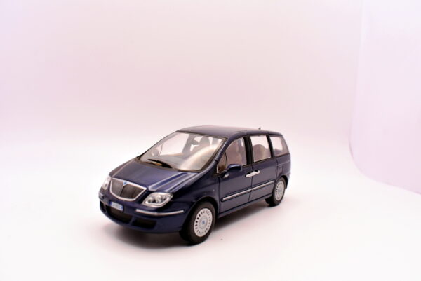 Modellino auto scala 1:43 lancia phedra norev diecast modellismo statico da collezione - immagine 4