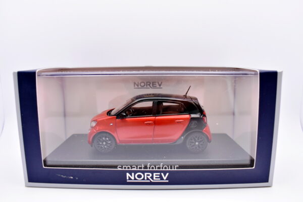 Modellino auto scala 1:43 smart four norev diecast modellismo statico da collezione - immagine 2