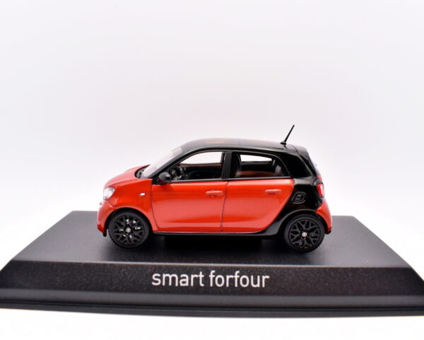 Modellino auto scala 1:43 smart four norev diecast modellismo statico da collezione