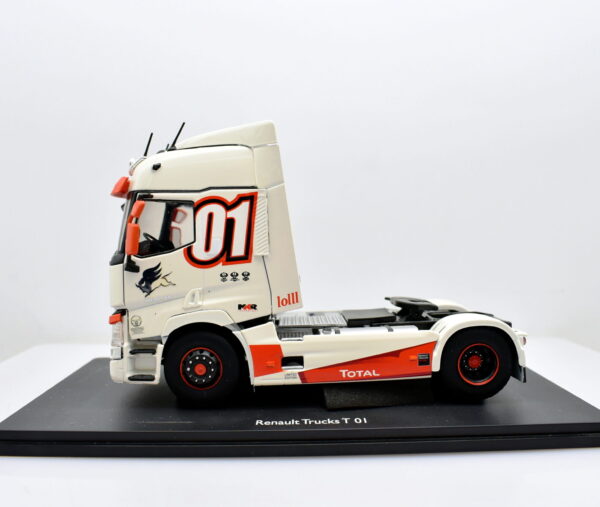 Modellino camion scala 1:43 tracteur renault T eligor modellismo statico