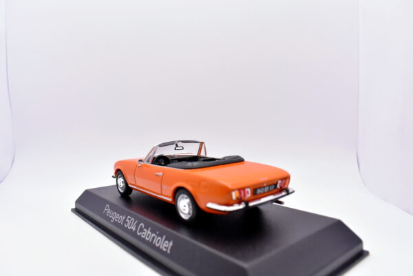 Modellino auto scala 1:43 peugeot 504 cabriolet norev diecast modellismo statico da collezione - immagine 4