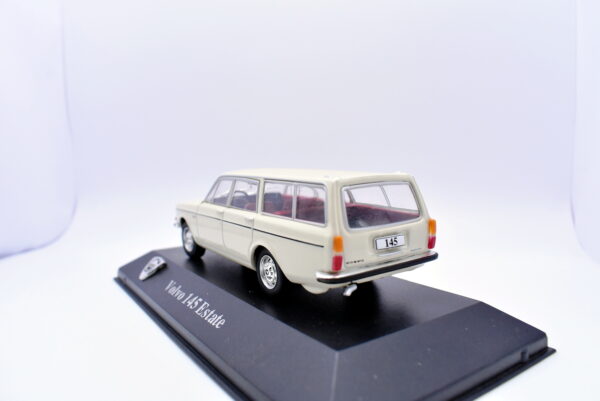 Modellino auto scala 1:43 Volvo 145 estate diecast modellismo da collezione - immagine 4