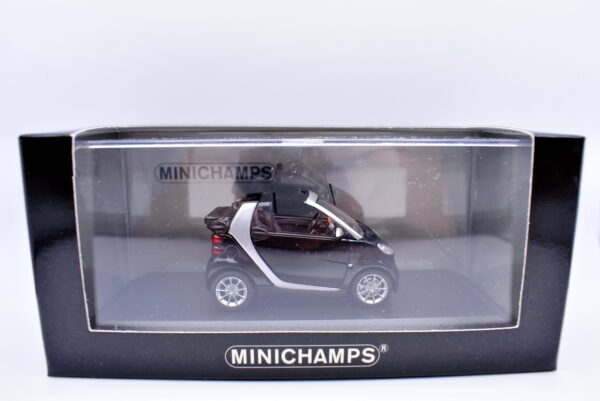 Modellino auto scala 1:43 smart fortwo cabrio minichamps diecast modellismo da collezione - immagine 2