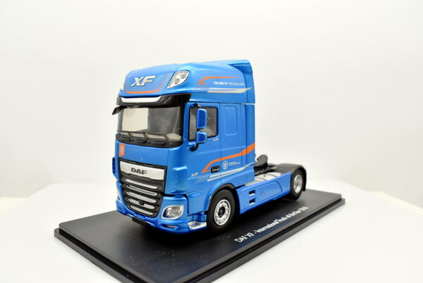 Modellino camion scala 1:43 daf xf international truck of the year eligor modellismo statico - immagine 3