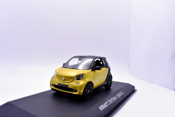 Modellino auto scala 1:43 smart fortwo cabrio diecast modellismo statico da collezione - immagine 3