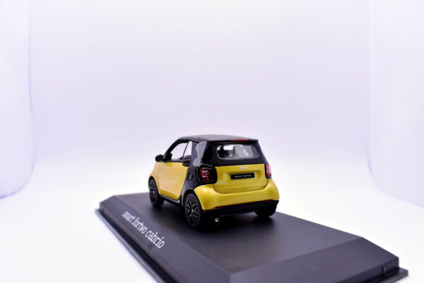 Modellino auto scala 1:43 smart fortwo cabrio diecast modellismo statico da collezione - immagine 4