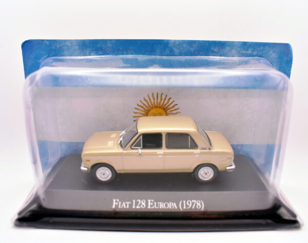 Modellino auto scala 1:43 FIAT 128 diecast collezione da edicola ixo