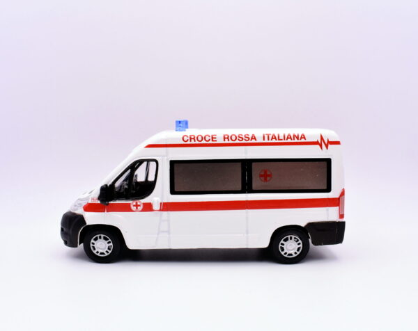 Modellino auto scala 1:43 ambulanza fiat iveco burago modellismo statico