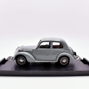 Modellino auto scala 1:43 Fiat 1100 B Brumm diecast modellismo statico