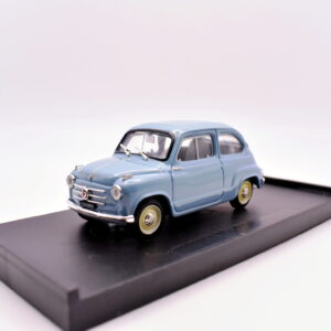 Modellino auto scala 1:43 Fiat 600 1a serie Brumm diecast modellismo statico