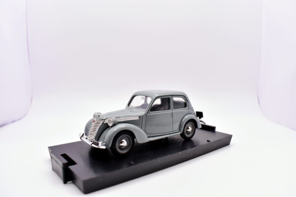 Modellino auto scala 1:43 Fiat 1100 B Brumm diecast modellismo statico - immagine 3