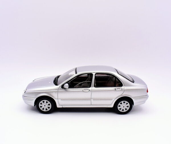 Modellino auto scala 1:43 lancia lybra solido diecast modellismo statico da collezione - immagine 3