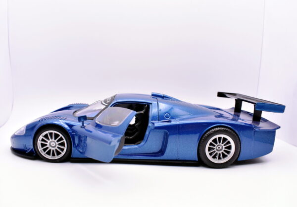 Modellino auto scala 1:24 maserati MC GT 12 diecast collezione modellismo