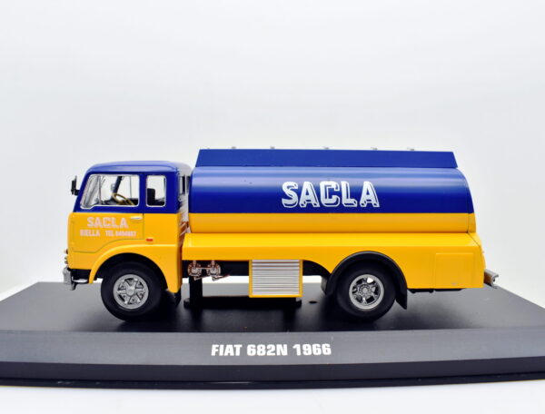 Modellino camion scala 1:43 Fiat 682N SACLA modellismo statico ixo collezione