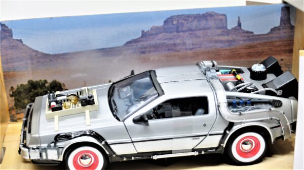 Modellino auto film Ritorno al futuro 3 De Lorean scala 1:24 modellismo da collezione - immagine 4