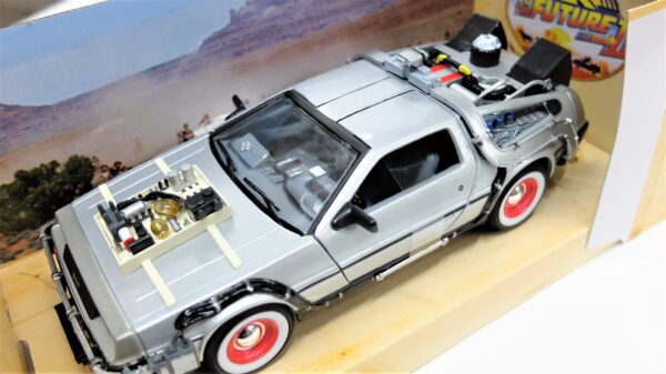 Modellino auto film Ritorno al futuro 3 De Lorean scala 1:24 modellismo da collezione