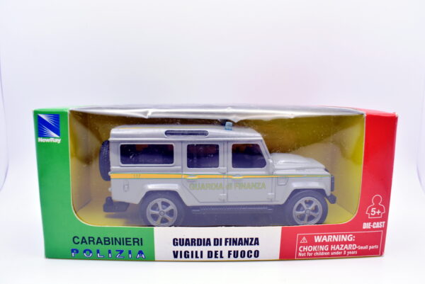 Modellino auto Land defender 110 guardia di finanza scala 1:43 modellismo - immagine 2