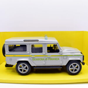 Modellino auto Land defender 110 guardia di finanza scala 1:43 modellismo