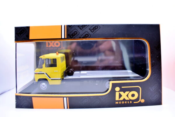 Modellino camion scala 1:43 mercedes benz L608 modellismo statico ixo - immagine 2