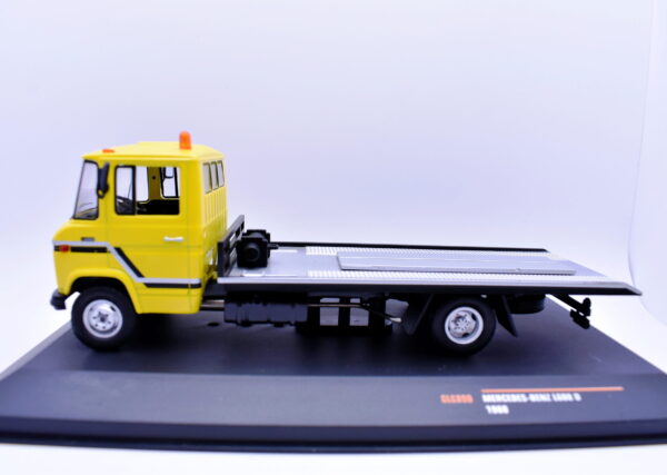 Modellino camion scala 1:43 mercedes benz L608 modellismo statico ixo