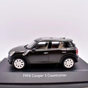 Modellino Auto Scala 1:43 MINI cooper S countryman Schuco modellismo statico