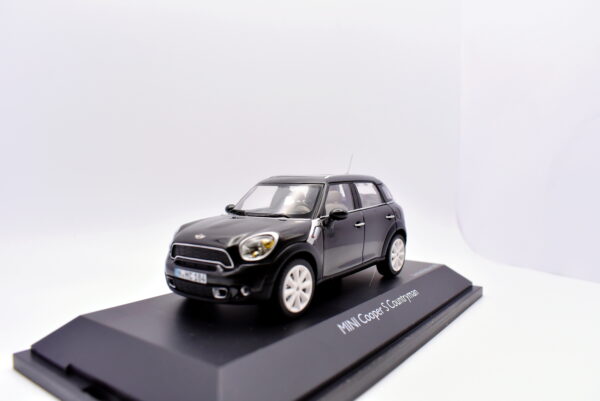 Modellino Auto Scala 1:43 MINI cooper S countryman Schuco modellismo statico - immagine 3