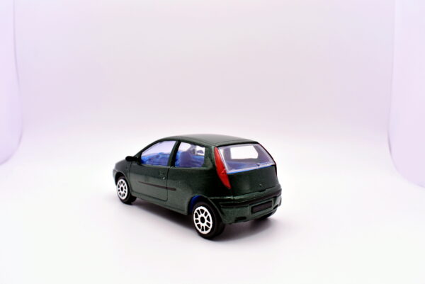 Modellino auto scala 1:43 Fiat punto verde diecast modellismo statico collezione - immagine 4