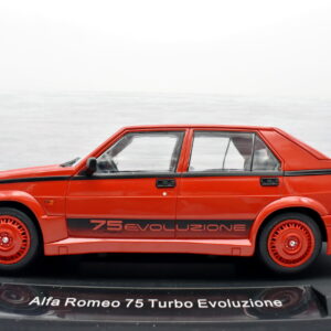 Modellino auto scala 1:18 alfa romeo 75 turbo modellismo da collezione