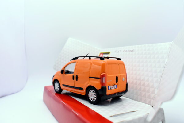 Modellino auto scala 1:43 Fiat fiorino Burago diecast modellismo statico - immagine 4
