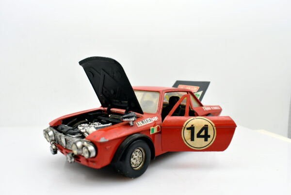 Modellino auto rally 1:25 1:24 lancia fulvia 1600 HF politoys modellismo statico