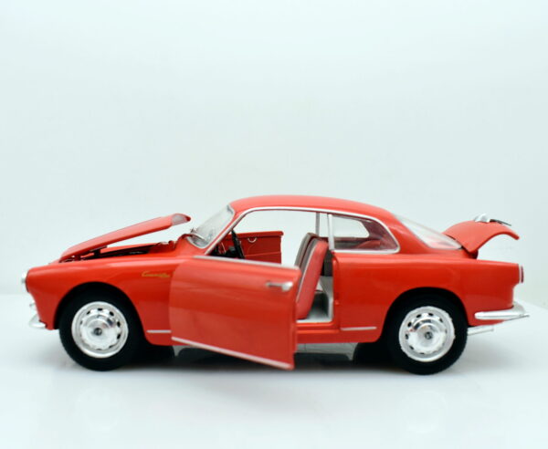 Modellino auto scala 1:24 alfa romeo giulietta sprint modellismo da collezione diecast